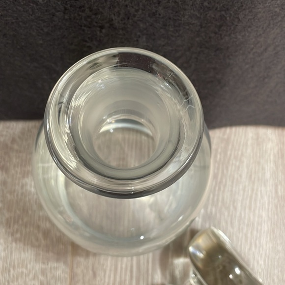 Vintage Glass Wine Liqueur Decanter with Stopper Etched Flowers - Picture 10 of 16